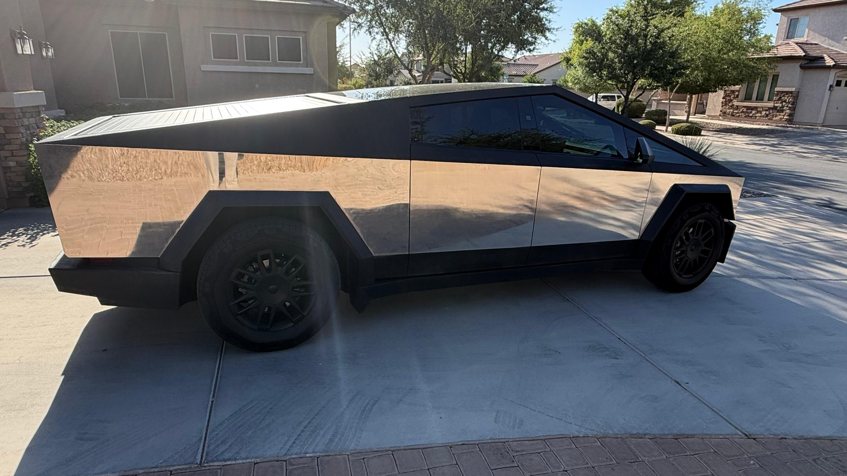 Tesla Cybertruck 2025 in Queen Creek, AZ