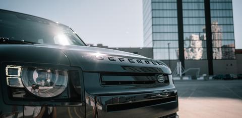 Land Rover Defender 2025