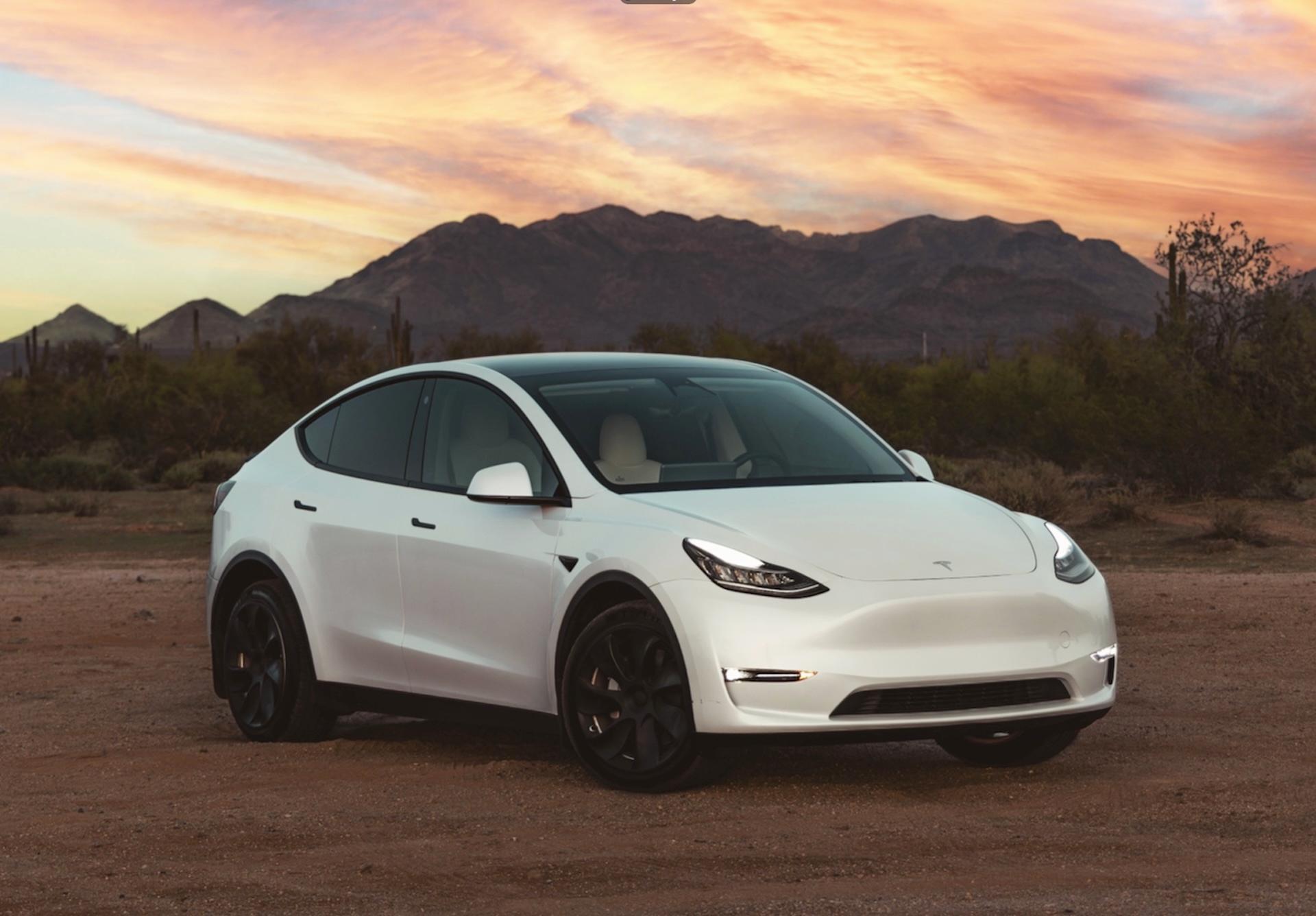 Tesla Model Y 2023 in Phoenix, AZ
