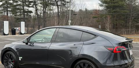 Tesla Model Y 2024