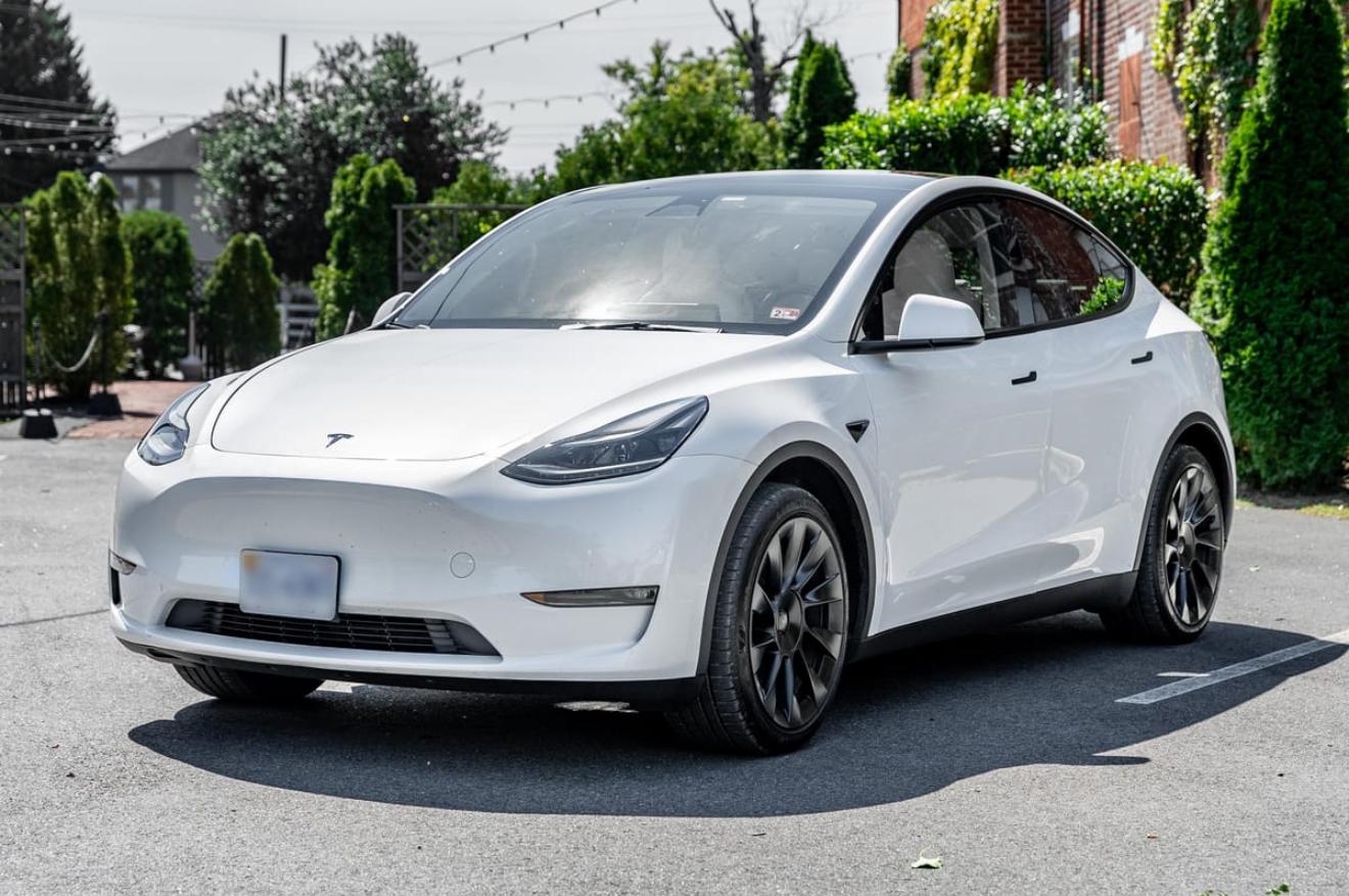 Tesla Model Y 2023 in 