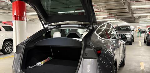 Tesla Model Y 2026