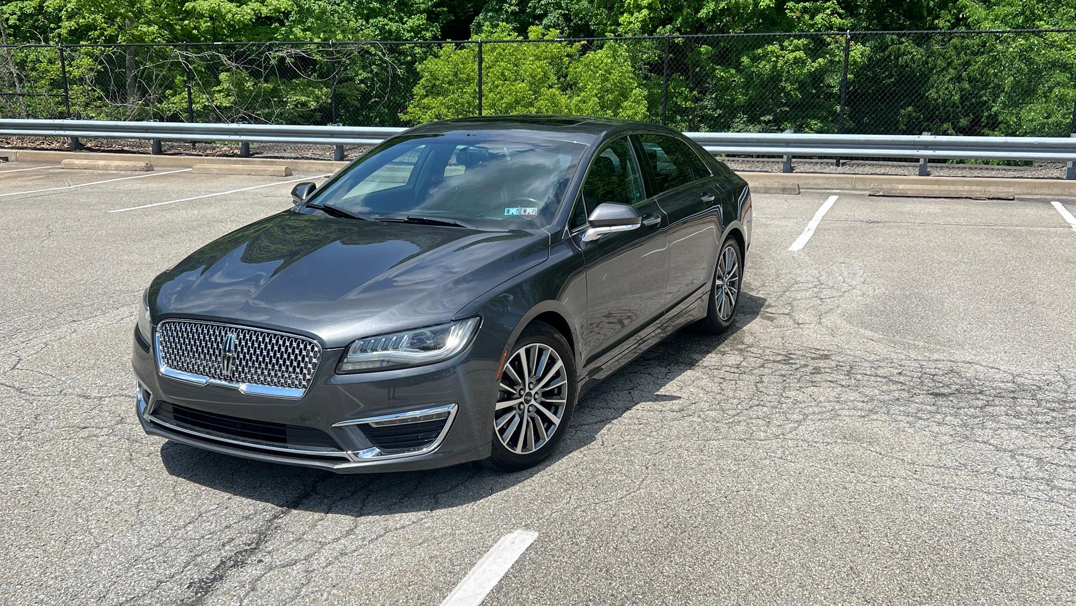 Lincoln MKZ 2017 in Carnot-Moon, PA