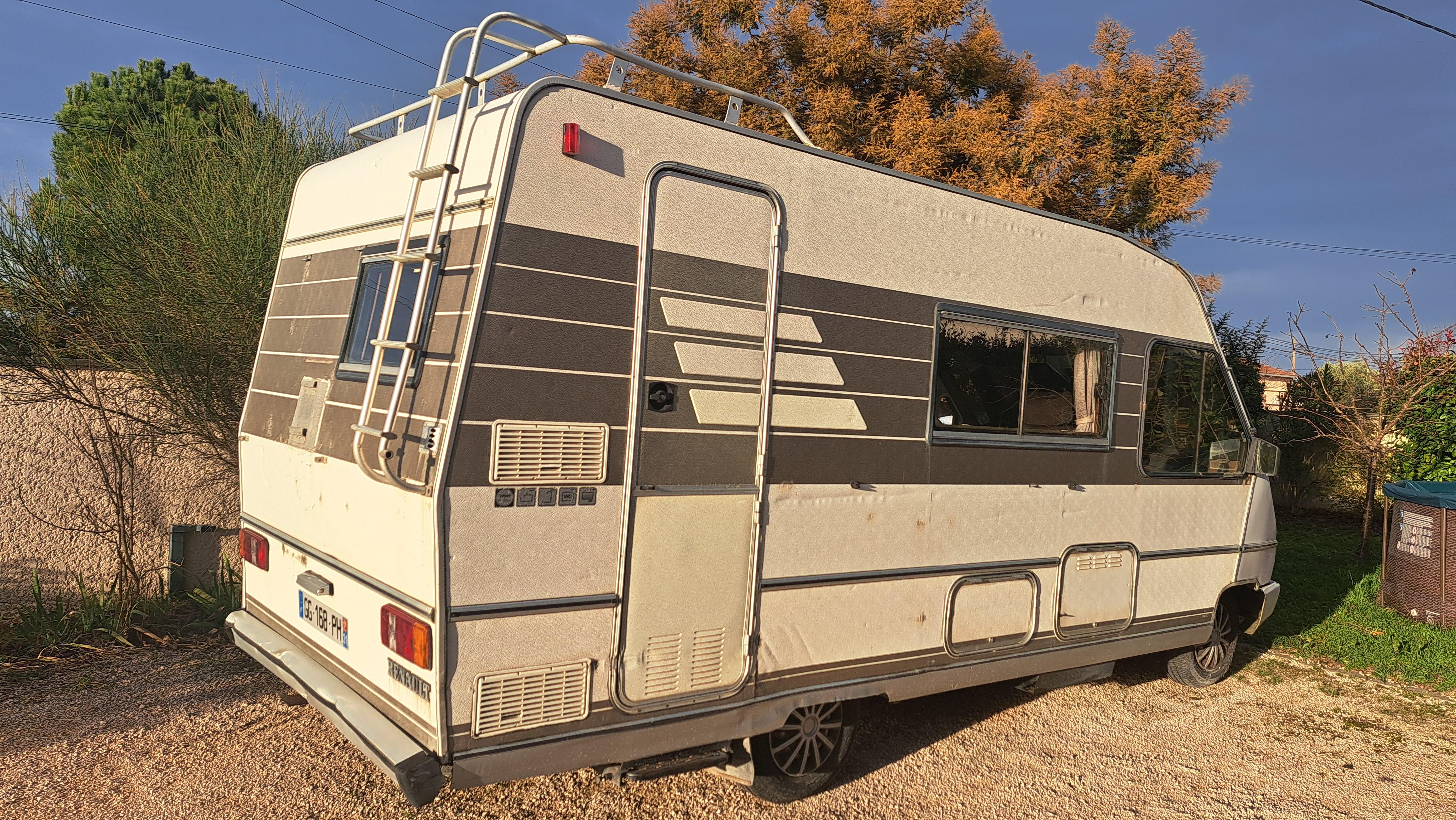 Renault Camping-car  1991 à Miremont