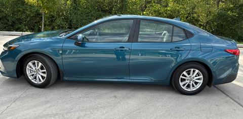 Toyota Camry Hybrid 2025