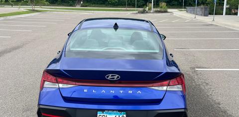 Hyundai Elantra 2025