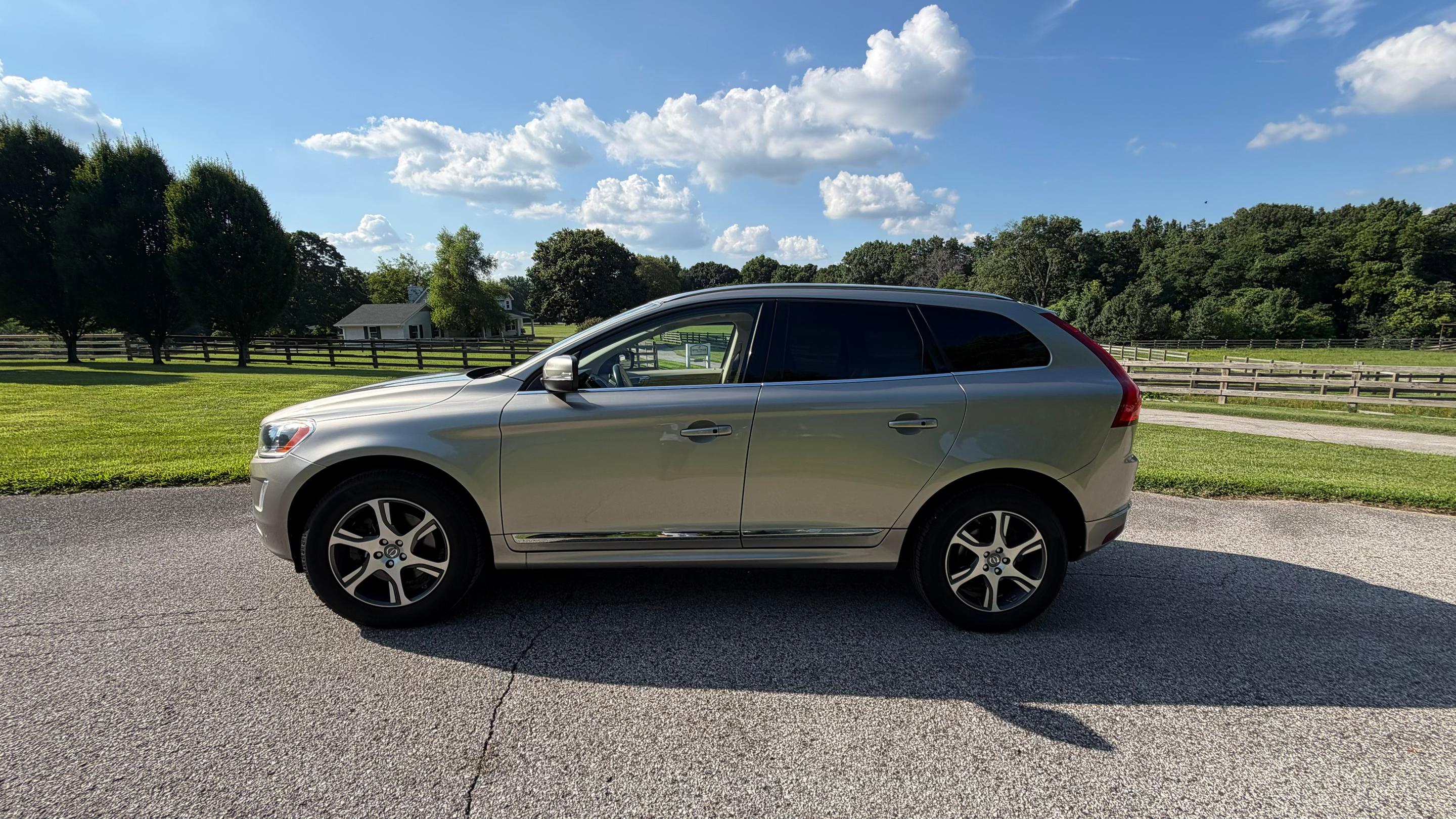 Volvo XC60 2015 in Valley Park, MO