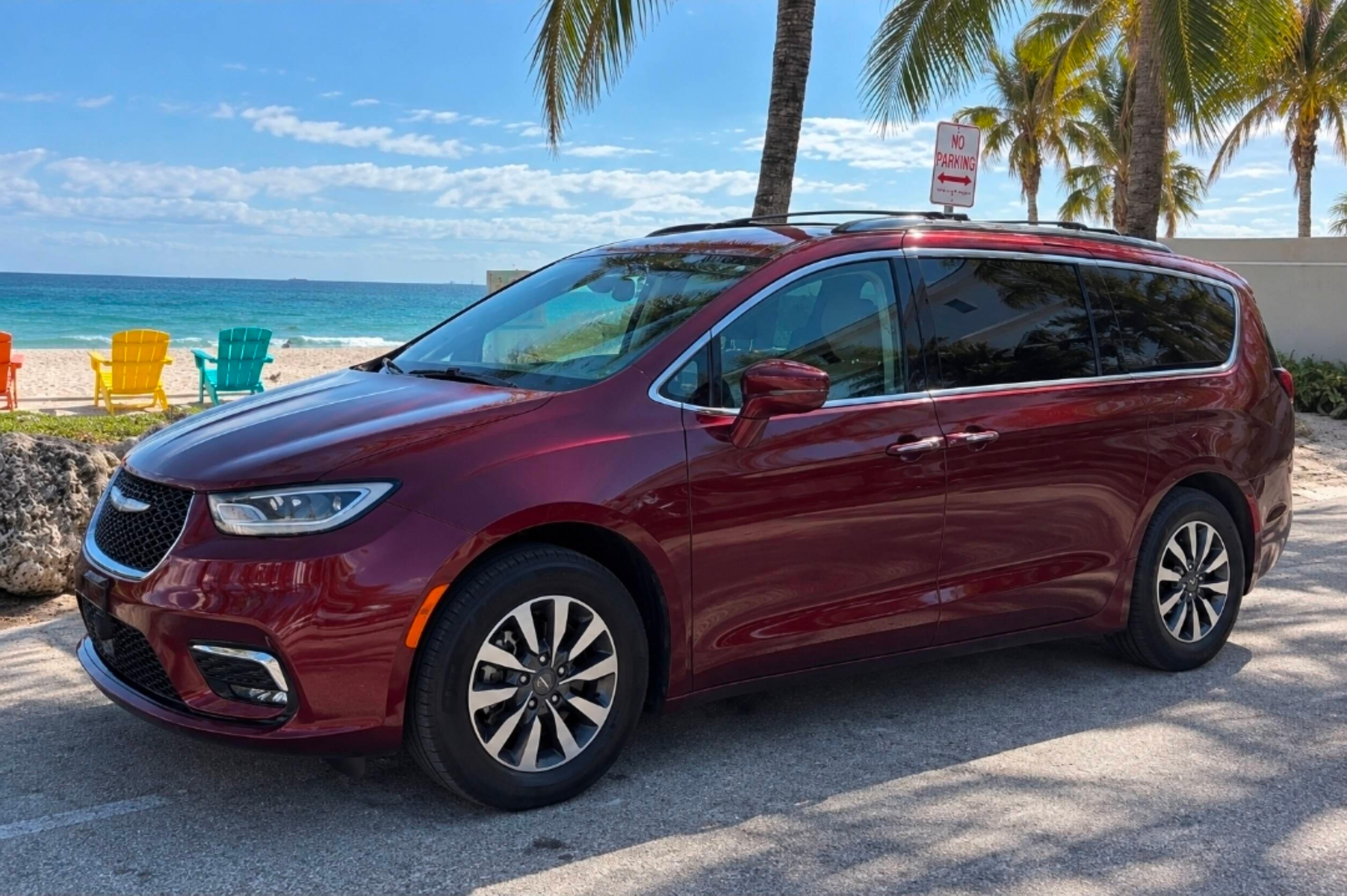 Chrysler Pacifica 2021 in Fort Lauderdale, FL