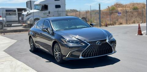 Lexus ES 2025