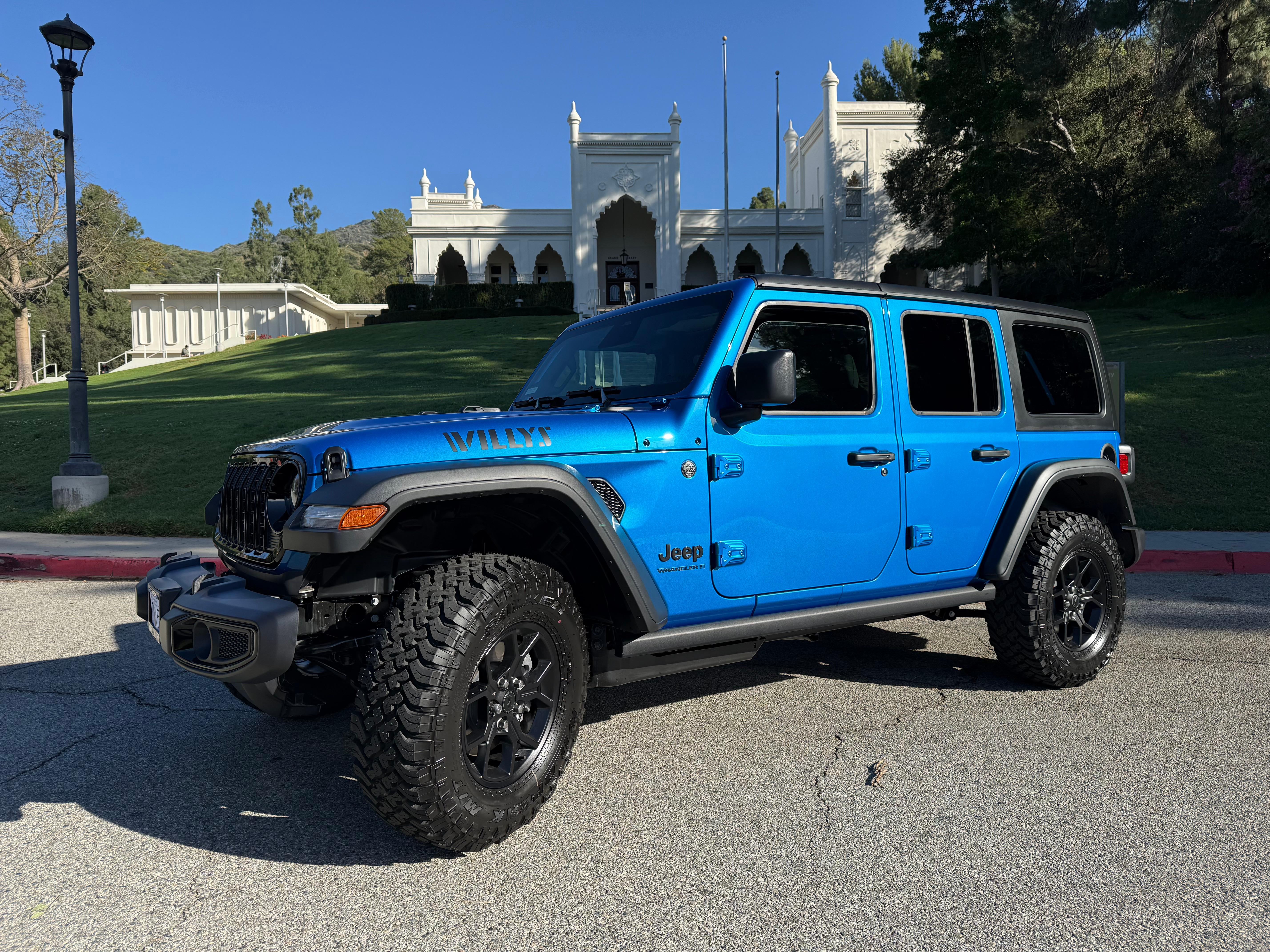 Jeep Wrangler 2026 in Glendale, CA