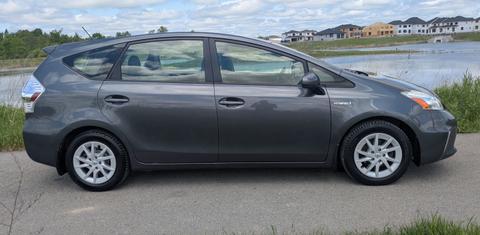 Toyota Prius v 2013