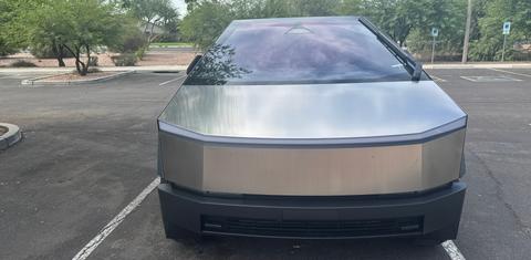 Tesla Cybertruck 2026