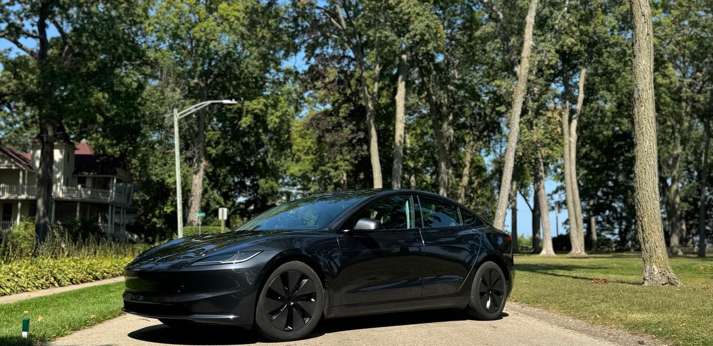Tesla Model 3 2024 rental in Lake Bluff, IL by Andy Z. Turo