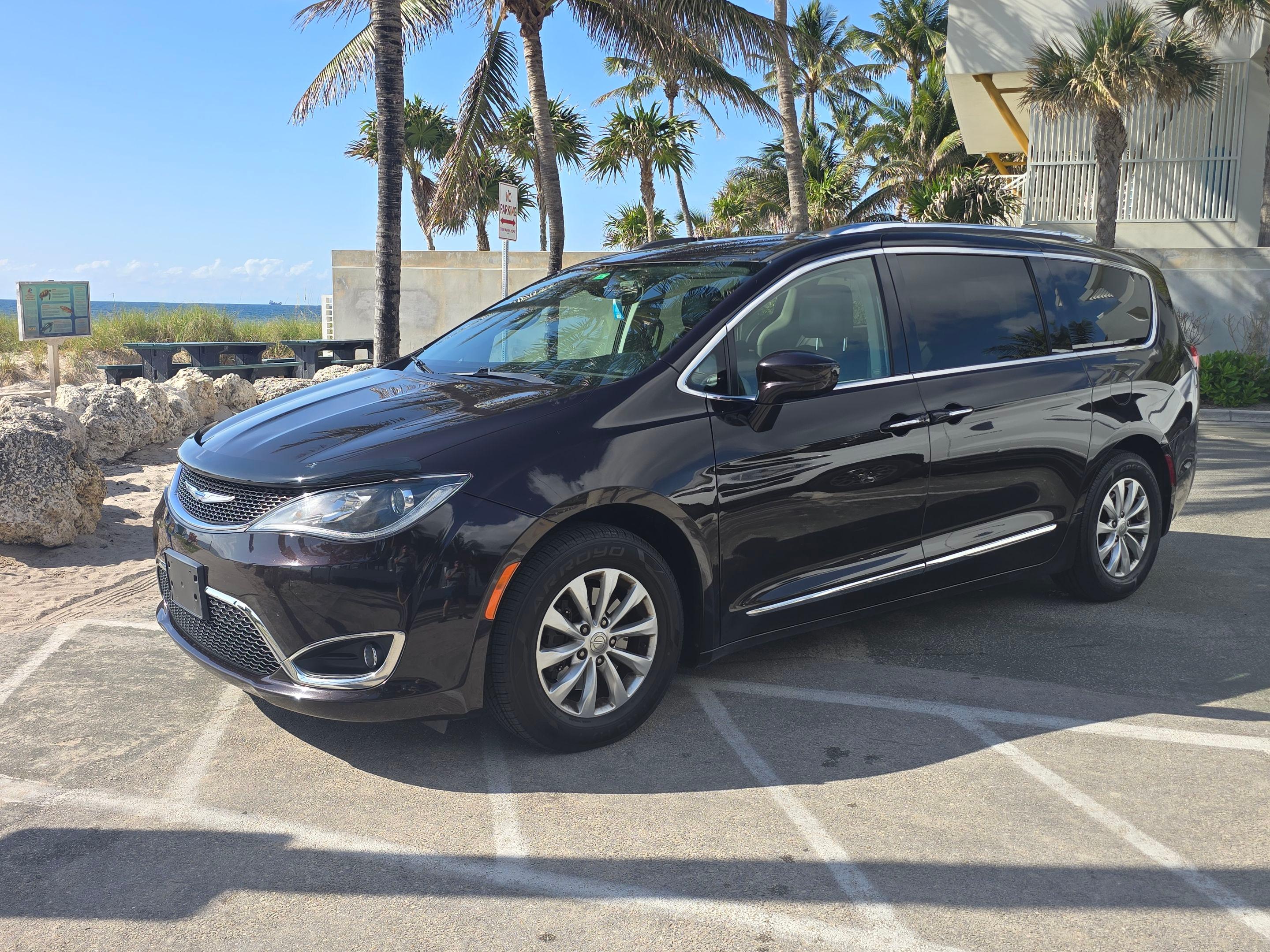 Chrysler Pacifica 2018 in 