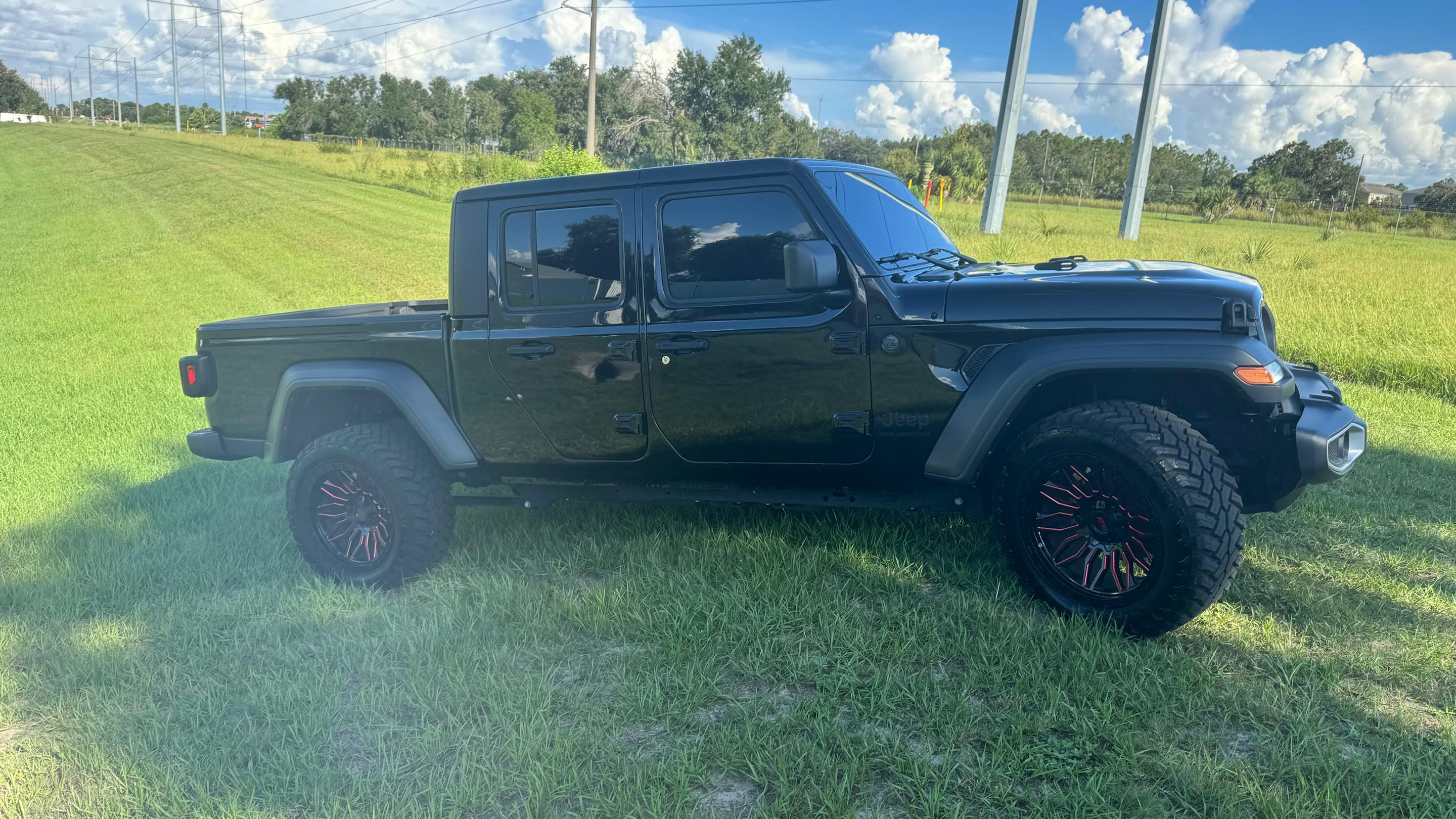 Jeep Gladiator 2024 in Riverview, FL