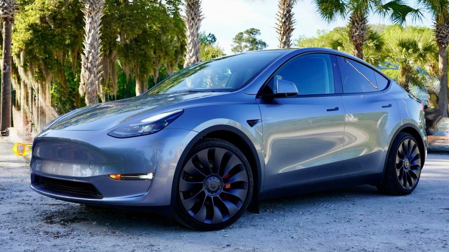 Tesla Model Y 2025 in Myrtle Beach, SC