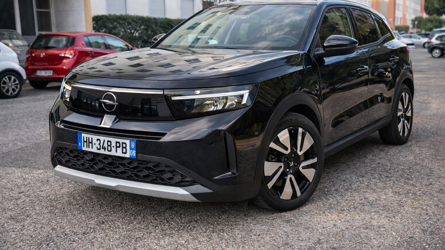 Opel FRONTERA 2025 à Nice