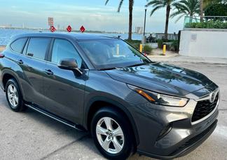 Toyota Highlander car