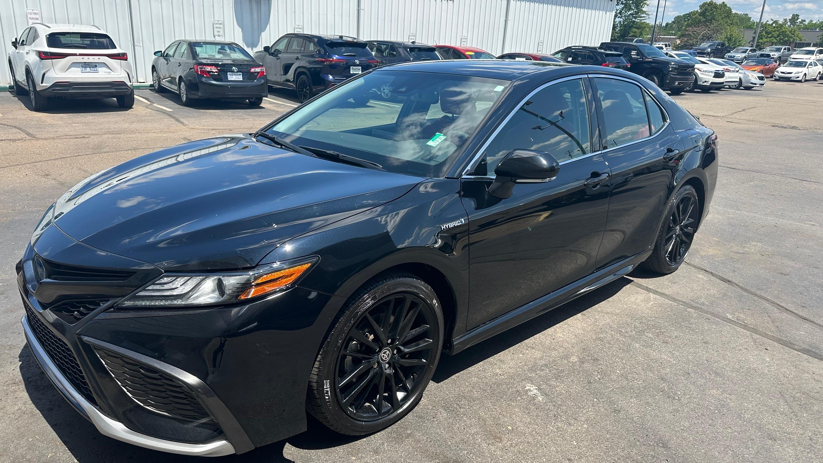 Toyota Camry Hybrid 2021 in Southfield, MI