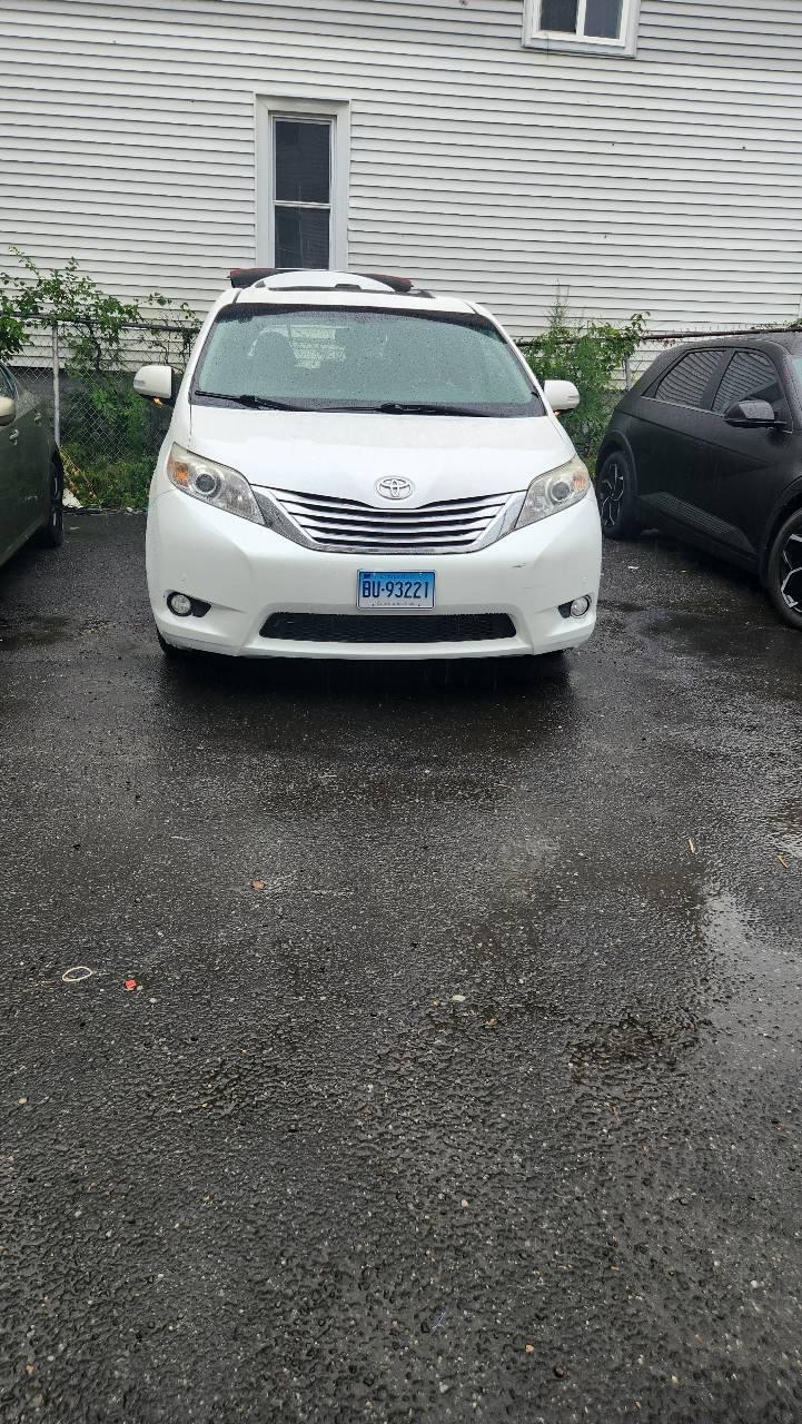 Toyota Sienna 2014 in New Haven, CT