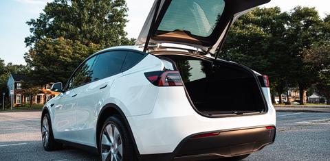 Tesla Model Y 2024