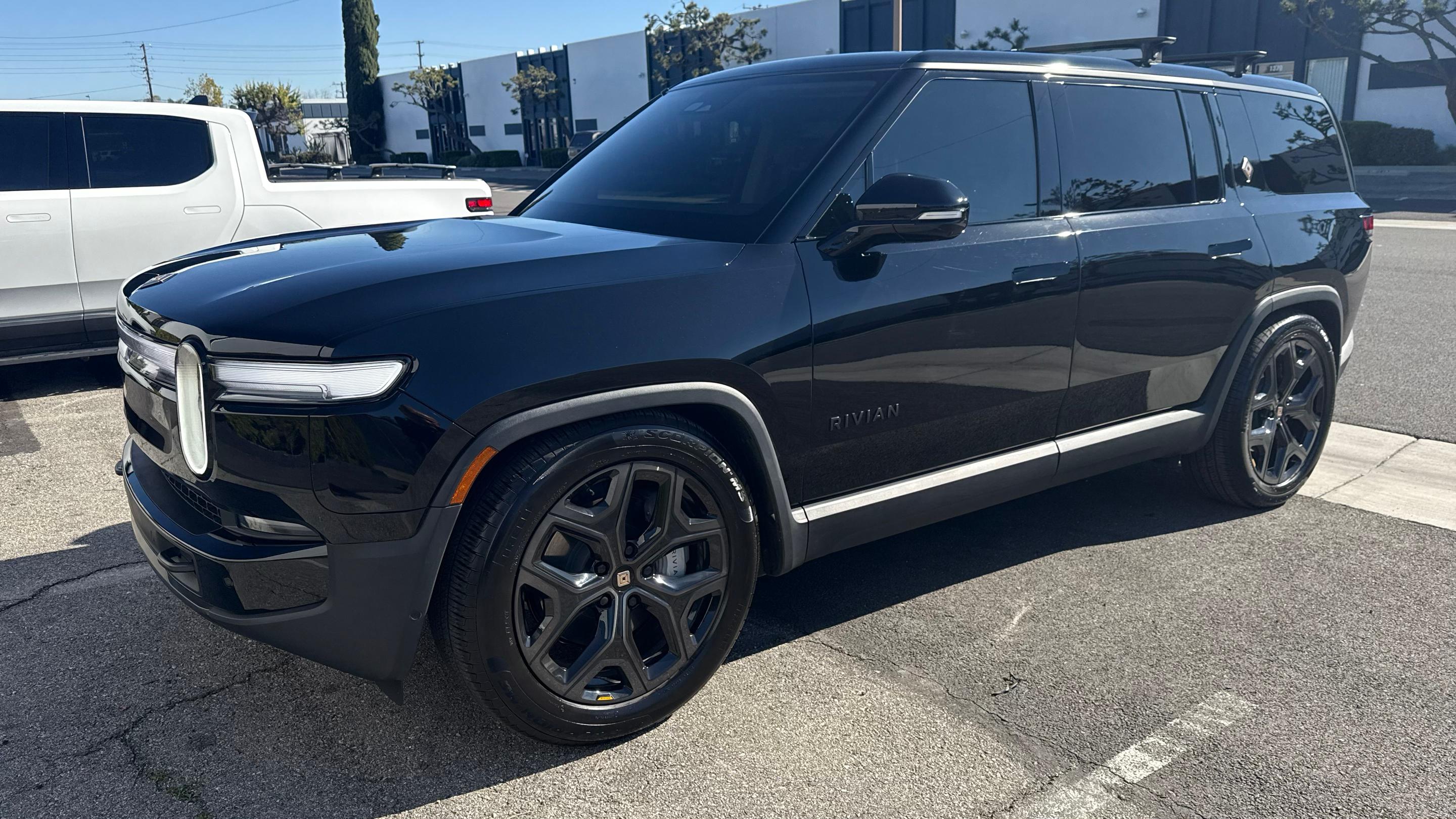 Rivian R1S 2026 in Santa Ana, CA