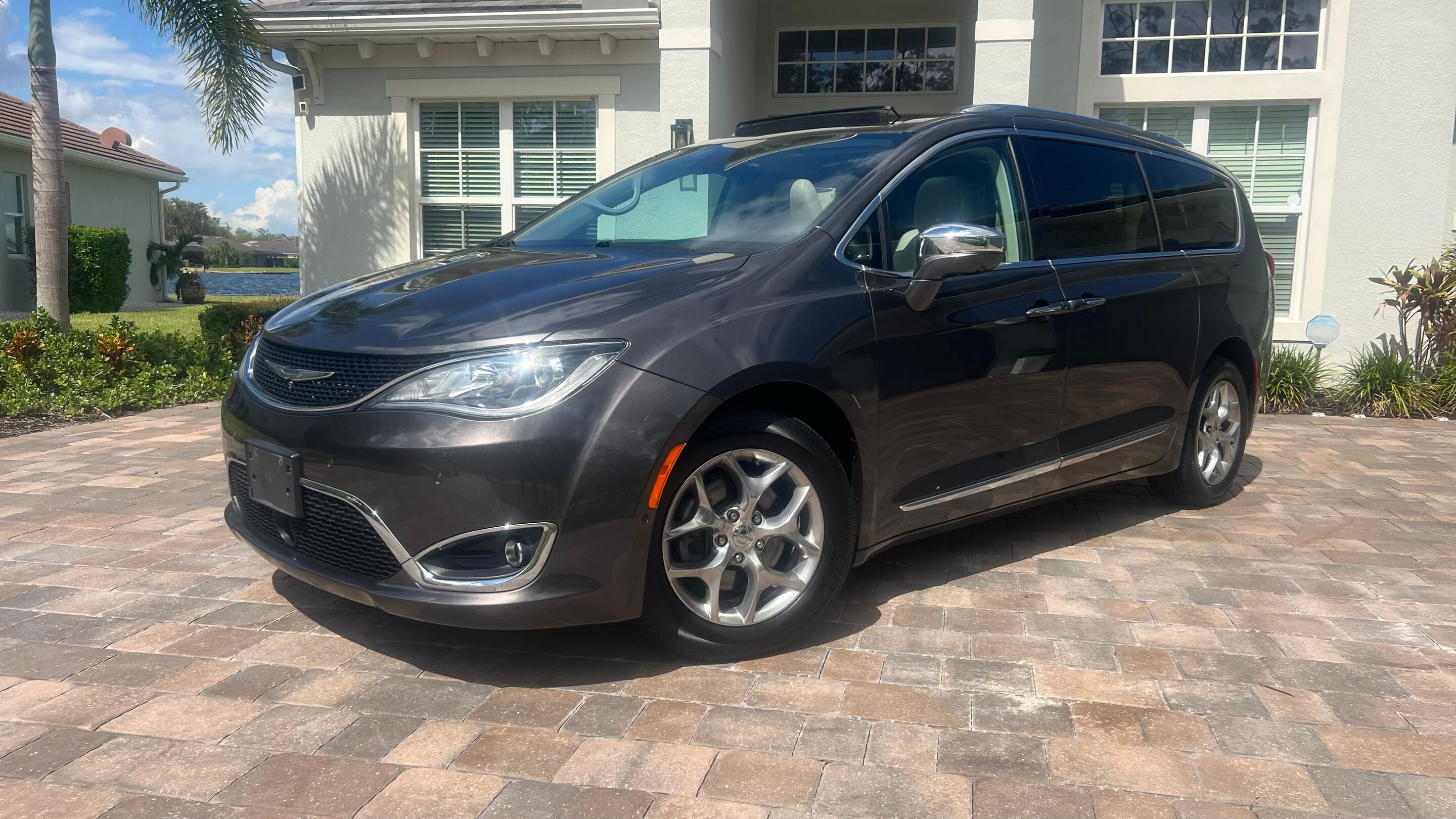 Chrysler Pacifica 2017 in Fort Myers, FL