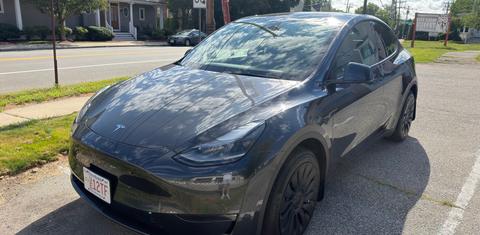 Tesla Model Y 2024