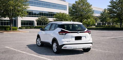 Nissan Kicks Play 2025
