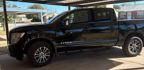 Nissan Titan 2024