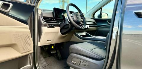 Kia Carnival Hybrid 2026