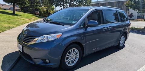 Toyota Sienna 2016