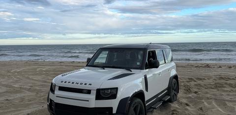 Land Rover Defender 2025