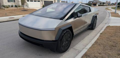 Tesla Cybertruck 2026