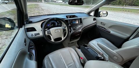 Toyota Sienna 2013