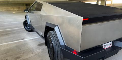 Tesla Cybertruck 2026