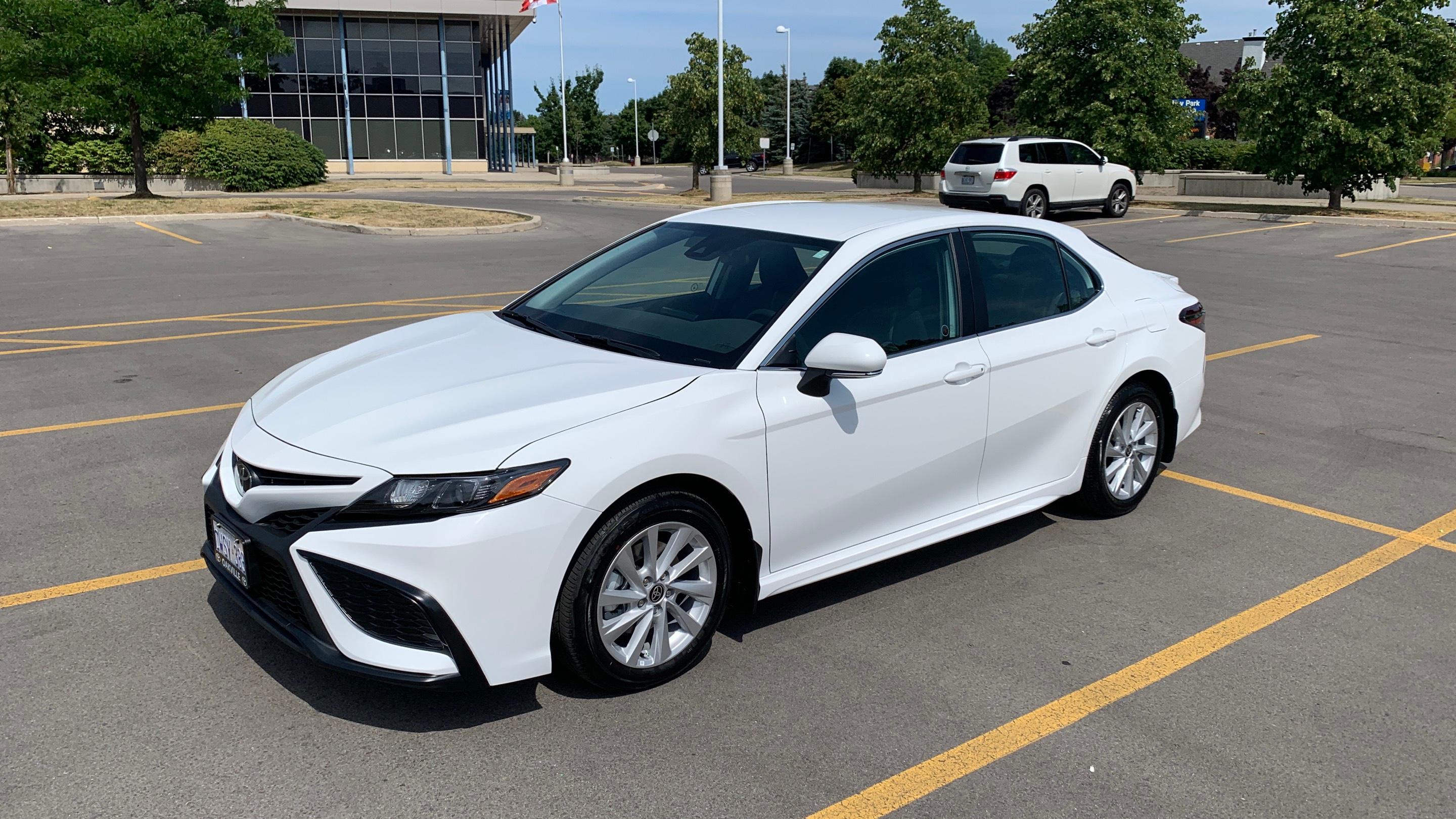 Toyota Camry 2022 in Mississauga, ON