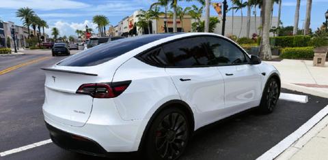 Tesla Model Y 2024