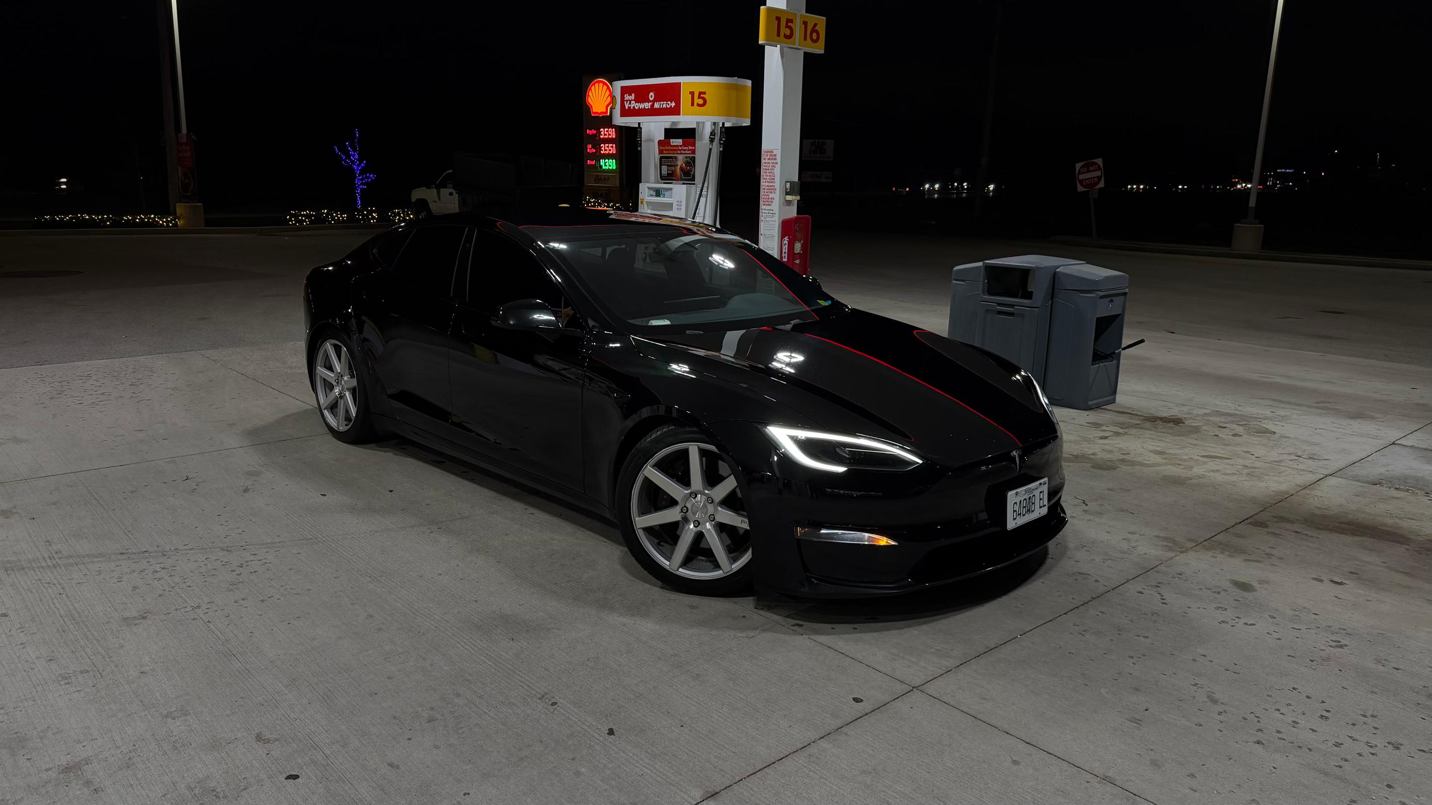 Tesla Model S 2023 in Chicago, IL