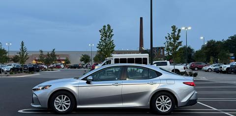 Toyota Camry Hybrid 2026