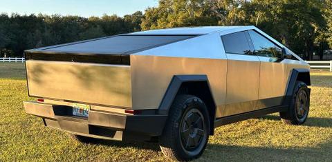 Tesla Cybertruck 2025