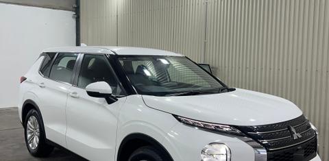 Mitsubishi OUTLANDER 2022
