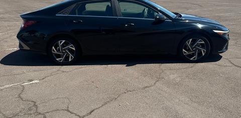 Hyundai Elantra 2024
