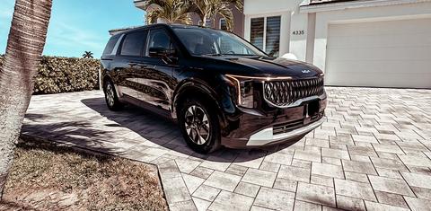 Kia Carnival Hybrid 2025