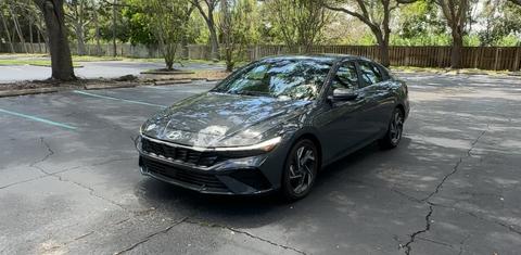 Hyundai Elantra 2025