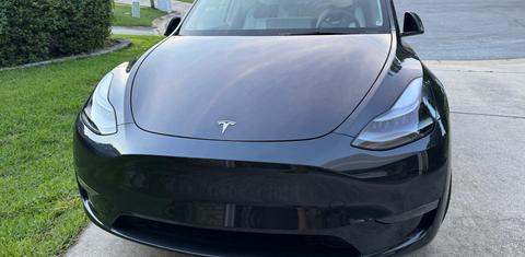 Tesla Model Y 2025