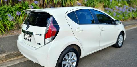 Toyota PRIUS-C 2015