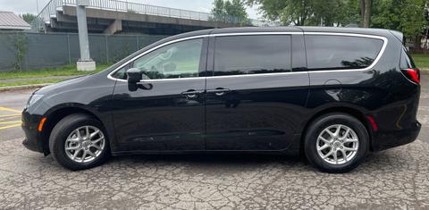 Chrysler Grand Caravan 2023