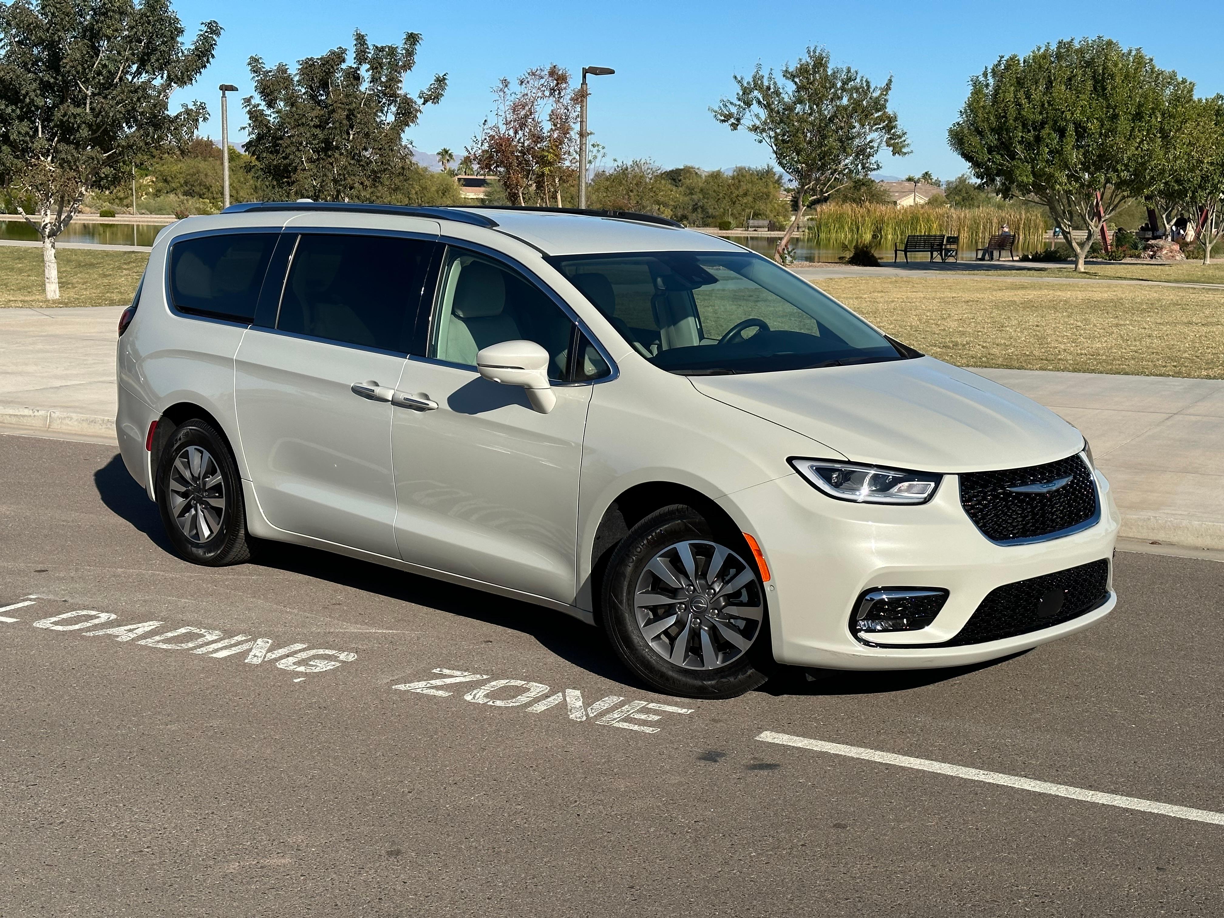 Chrysler Pacifica 2021 in Phoenix, AZ