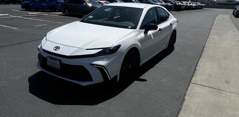 Toyota Camry Hybrid 2026